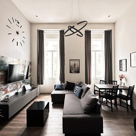 Contemporary Jindrisska Apartment Прага Экстерьер фото